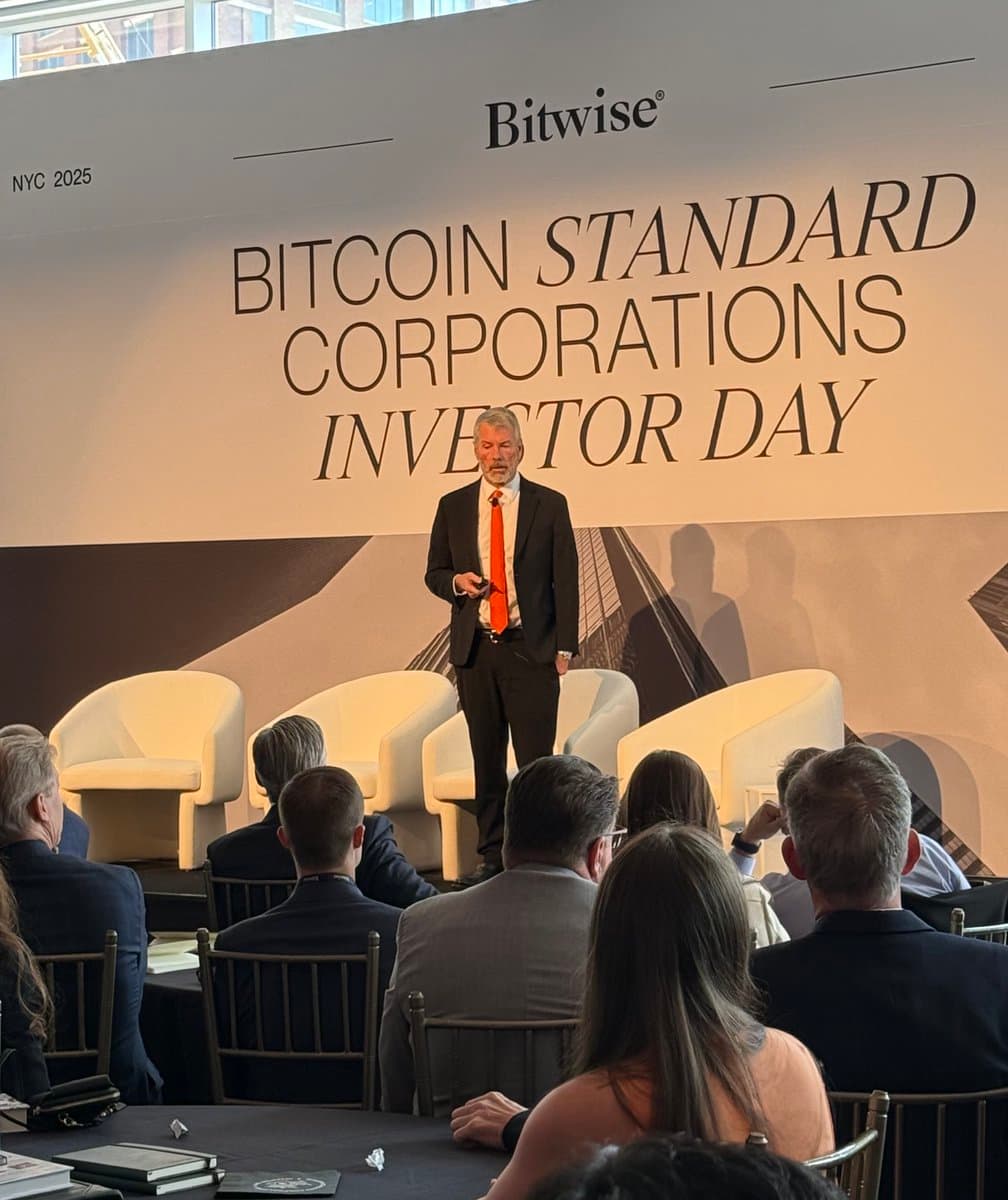 Michael Saylor Predicts BlackRock's Bitcoin ETF IBIT Will Surpass VOO with $48B AUM in Ten Years