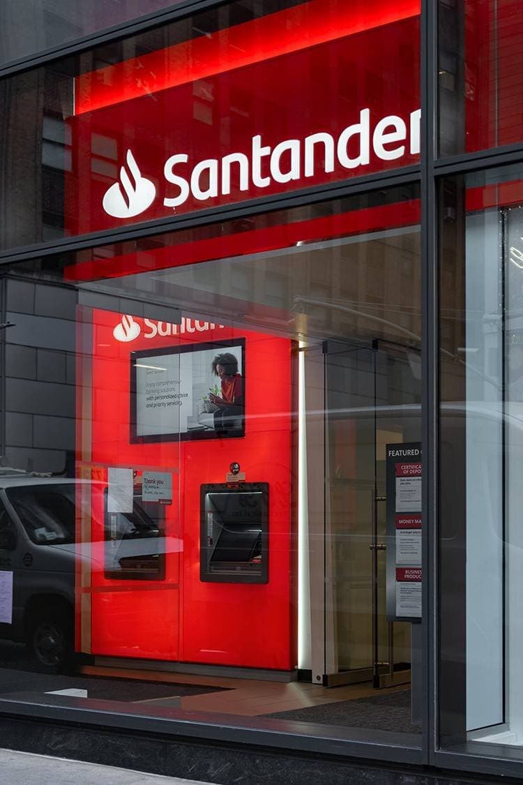 Banco Santander, Spain's Largest Bank, Plans Early-Stage Stablecoin: Report