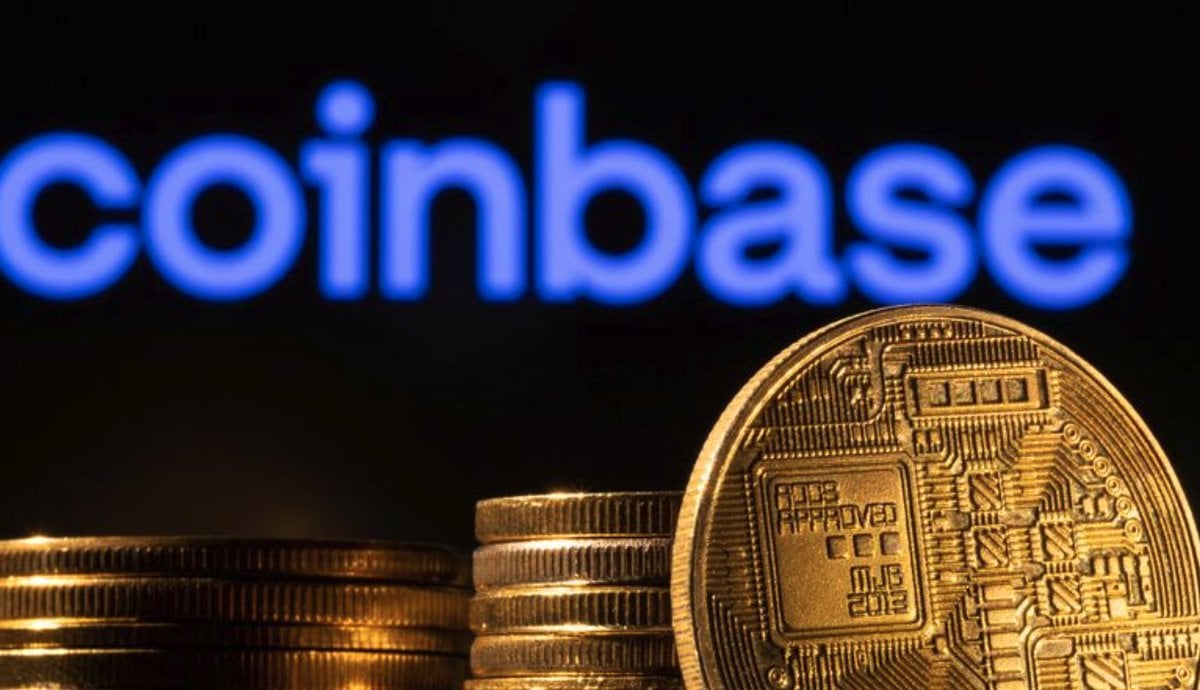 Trump Signs GENIUS Act, Launching First US Stablecoin Rules