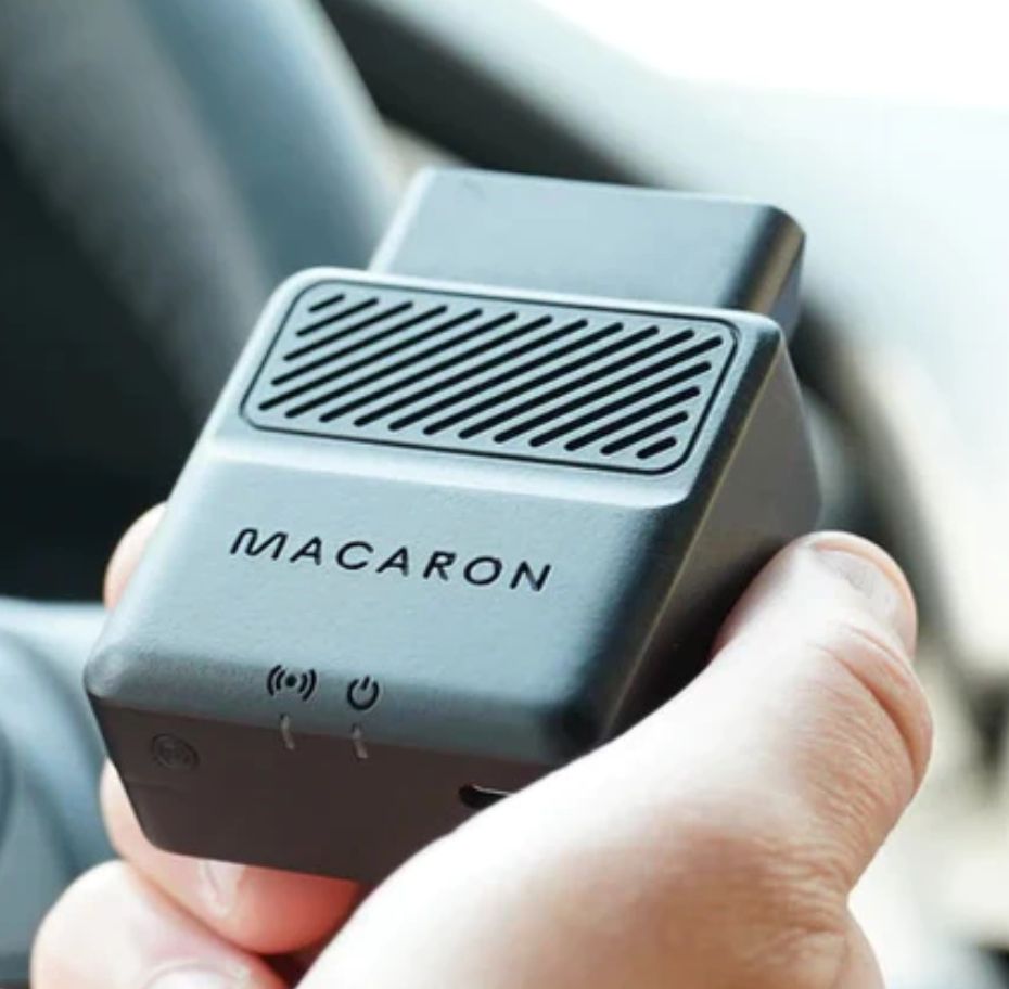 A DIMO Macaron device