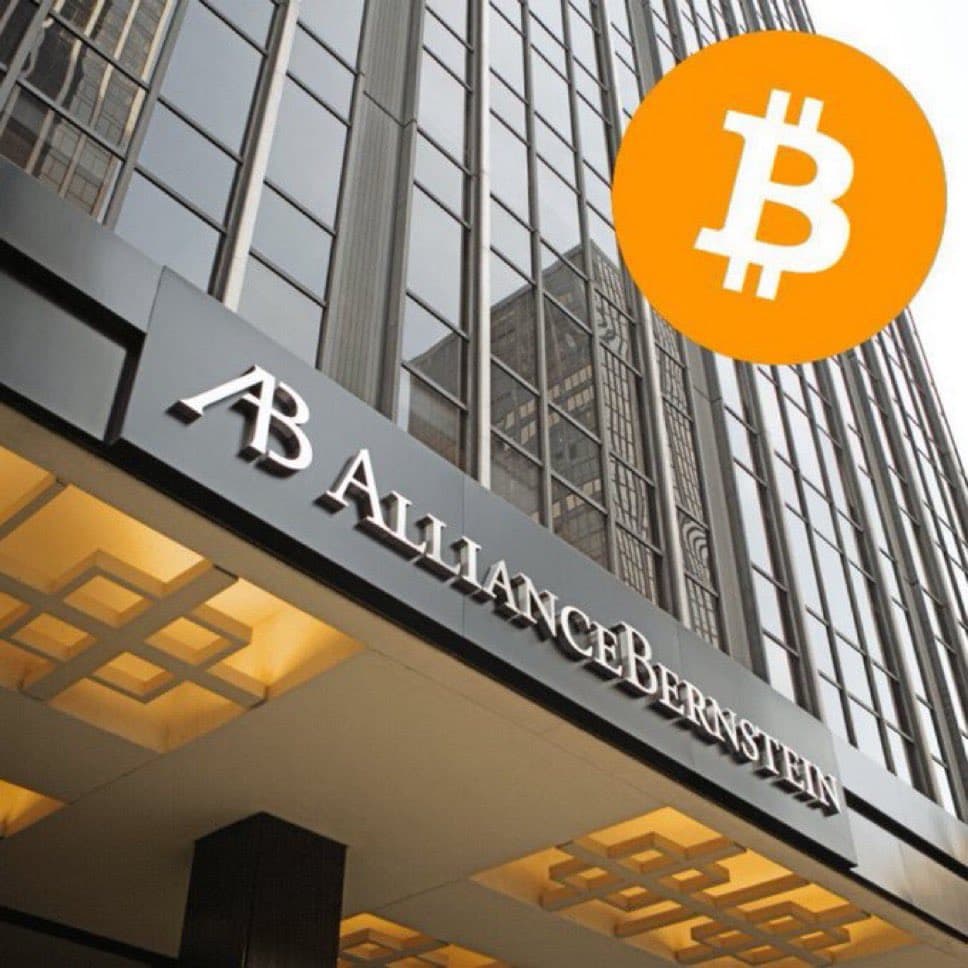$725 Billion Bernstein Suggests U.S. Fund Strategic Bitcoin Reserve by Selling Gold, Triggering Global Race