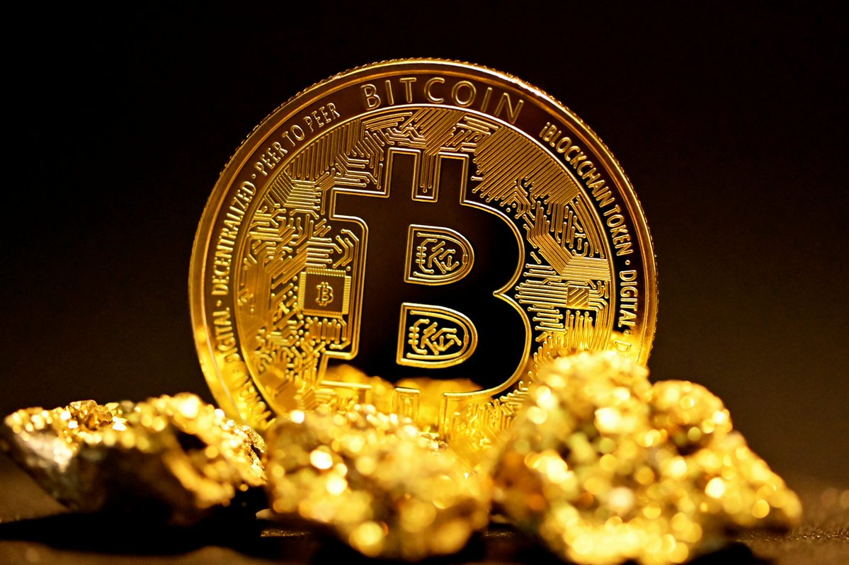 Coinbase CEO Urges Bitcoin Adoption After $100K Surge; $725B AUM Bernstein's Gautam Chhugani Predicts Bitcoin Will Replace Gold