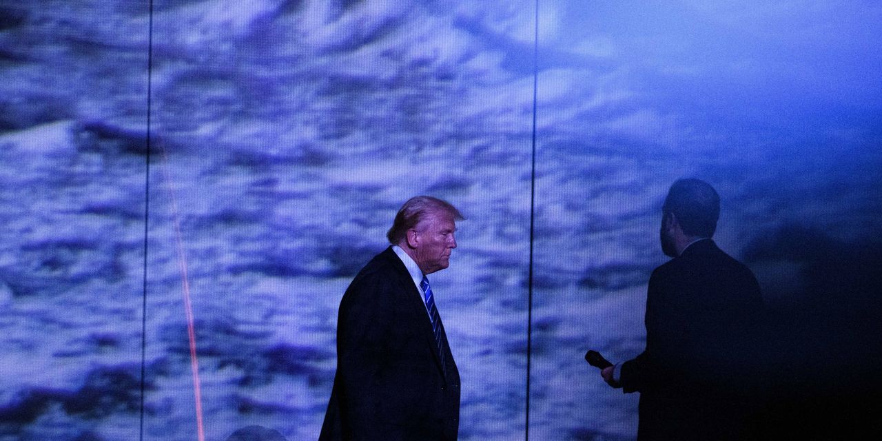 Trump Pledges to Promote Cryptocurrency, Make US a Bitcoin Superpower; Bitcoin Could Soar to $800K