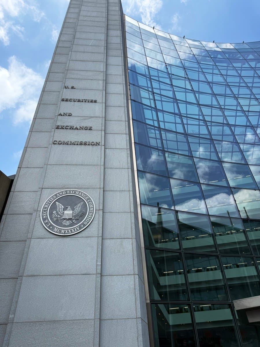 SEC's Atkins Exempts DeFi Platforms, Calls Bitcoin Proof-of-Work Mining and Self-Custody 'Foundational American Value'