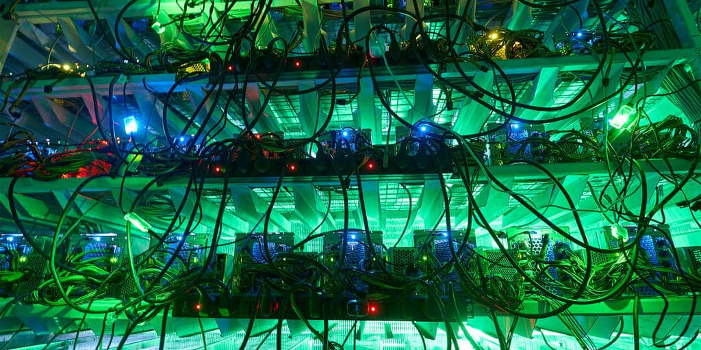 MicroStrategy Reports Q2 Loss, Plans $2B Stock Sale to Fund Bitcoin Purchases, Holds 226,500 BTC